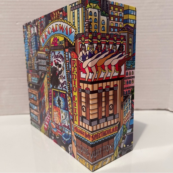 1000 pcs Browsing & Butterflies on 5th Ave Jigsaw Puzzles with magnetic snap box - Picture 5 of 12